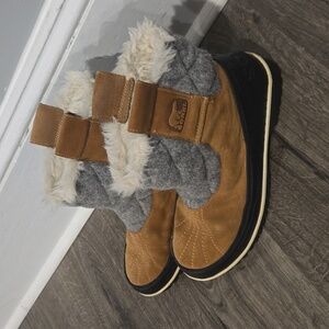 Sorel furlined slip on winter boots